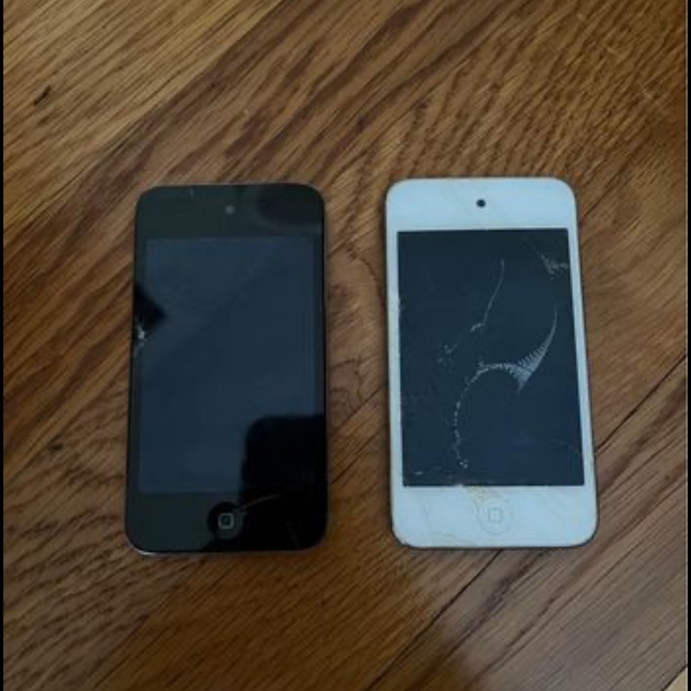 Apple iPod Touch 8GB 4th Gen (2 Pack)
